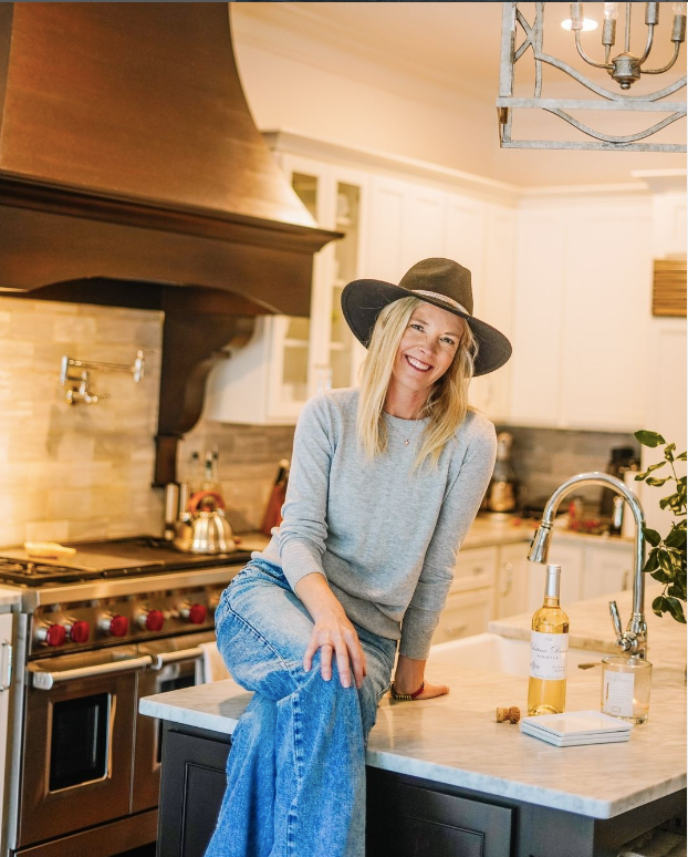 Navigating the Waves of Perimenopause